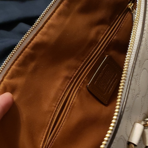 Coach Tote - Picture 4 of 4